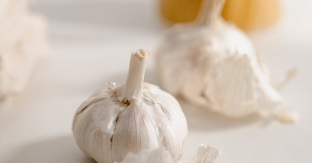 10 Simple Steps to Perfectly Roast a Head of Garlic That Will Transform Your Dishes